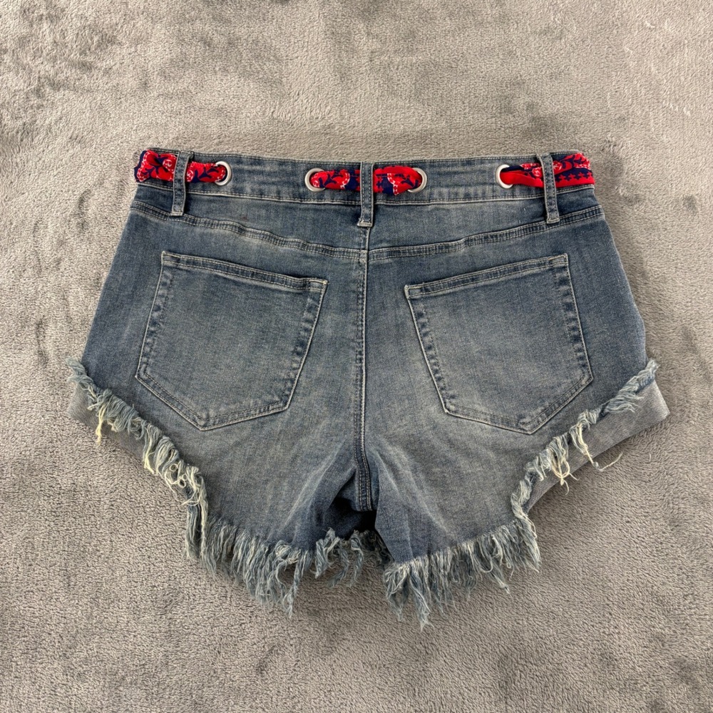 Altar'd State Denim Cutoff Short Womens 31 Medium Wash Frayed Scarf Belt 24020AS - Picture 5 of 11